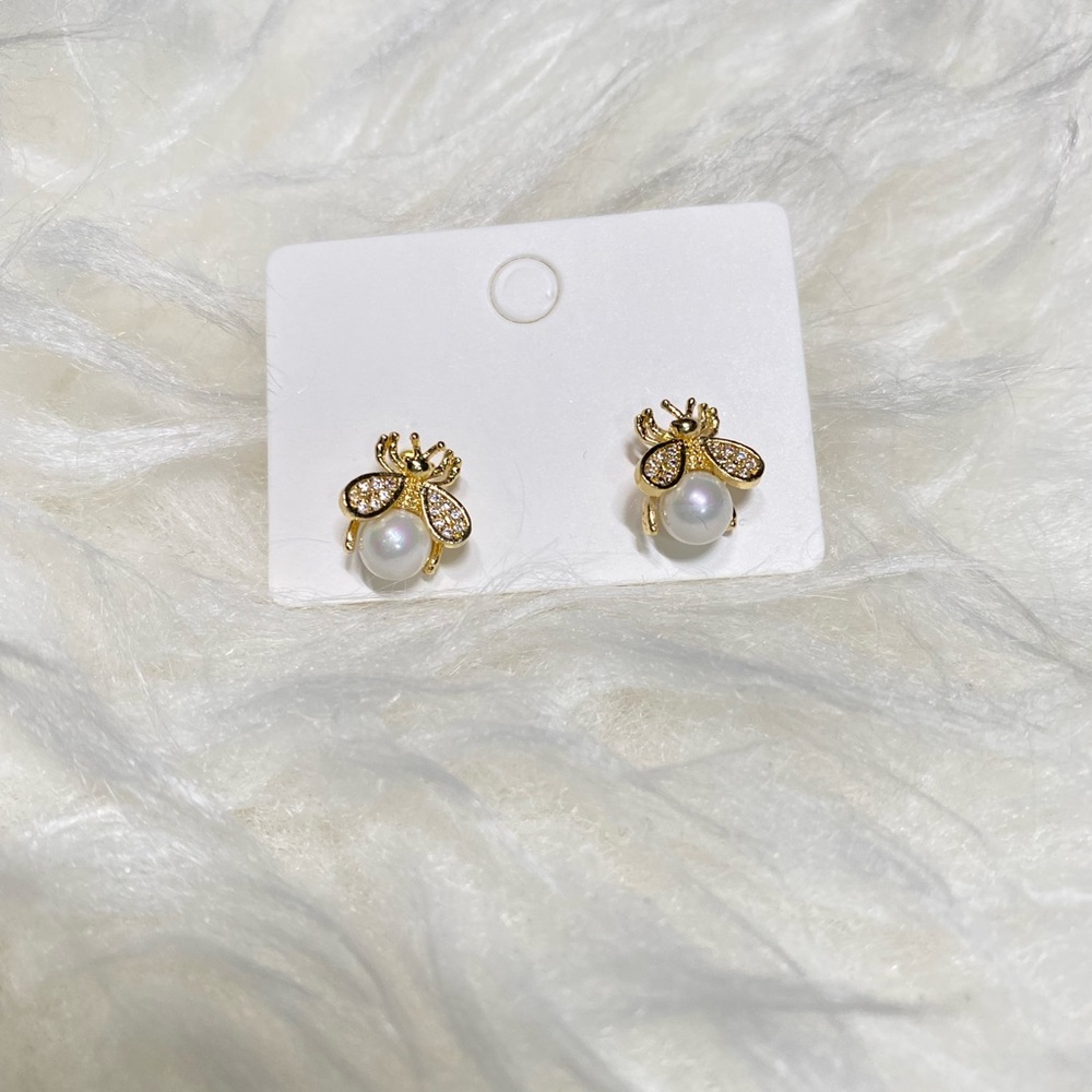 Bee pearl stud earrings 14k gold-vermeil over sterling silver. NEW - Picture 7 of 7
